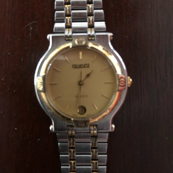Gucci Unisex Vintage 18k Plated Watch - Picture 7 of 8